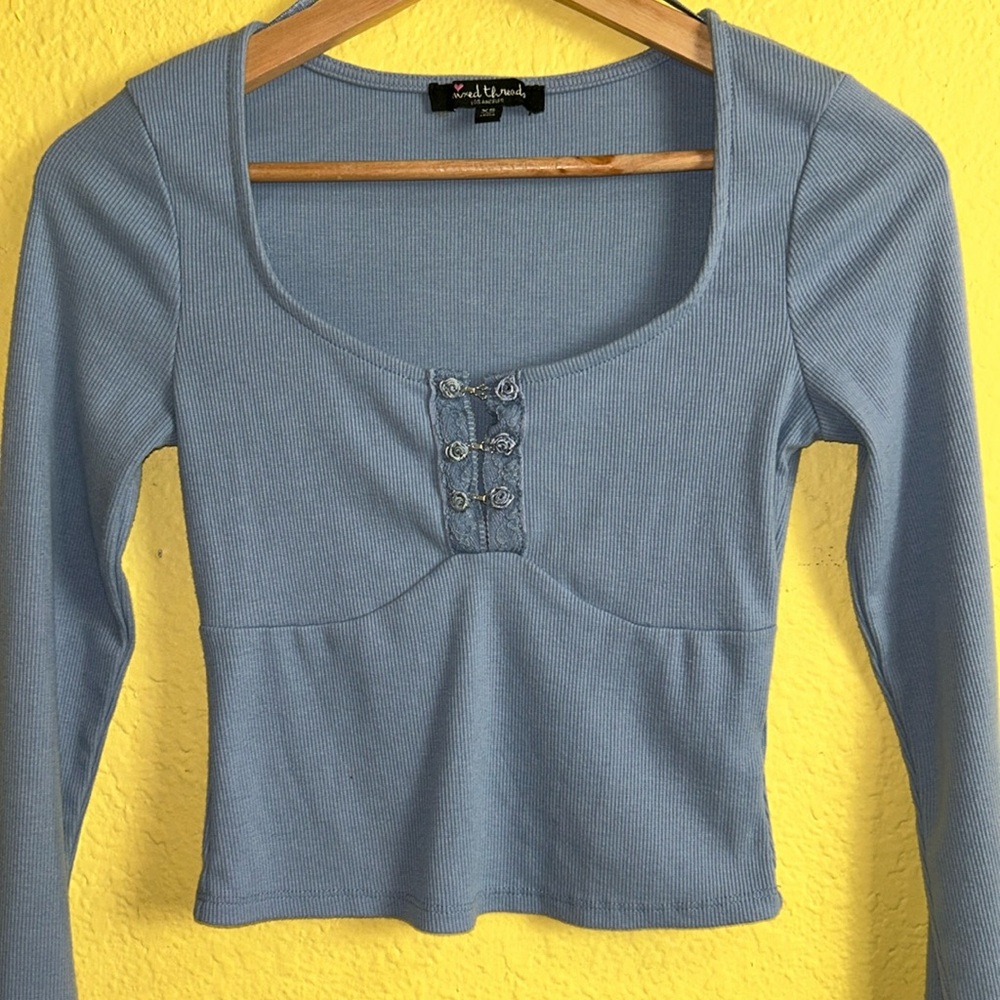 Mixed Treads XS Blue Longsleeve With Rose buttons